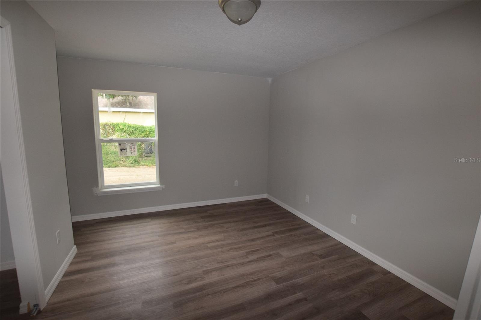 Image 8 of 12 For 925 Mcdonald Avenue