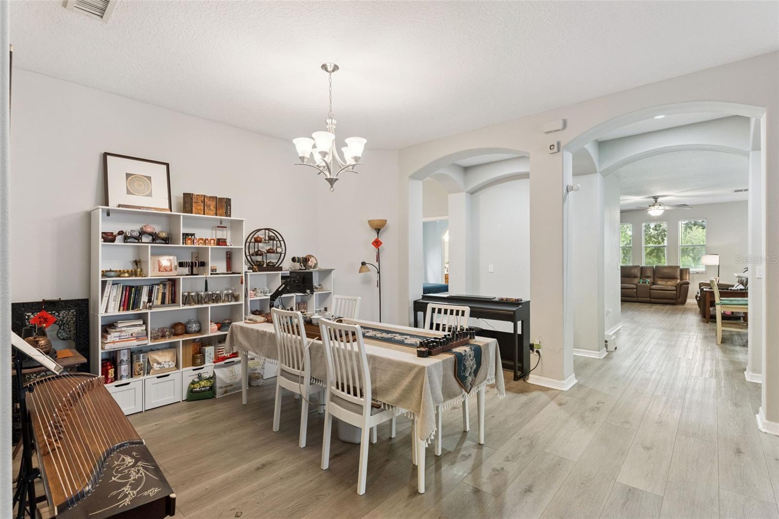 Image 10 of 36 For 4627 Blue Major Drive