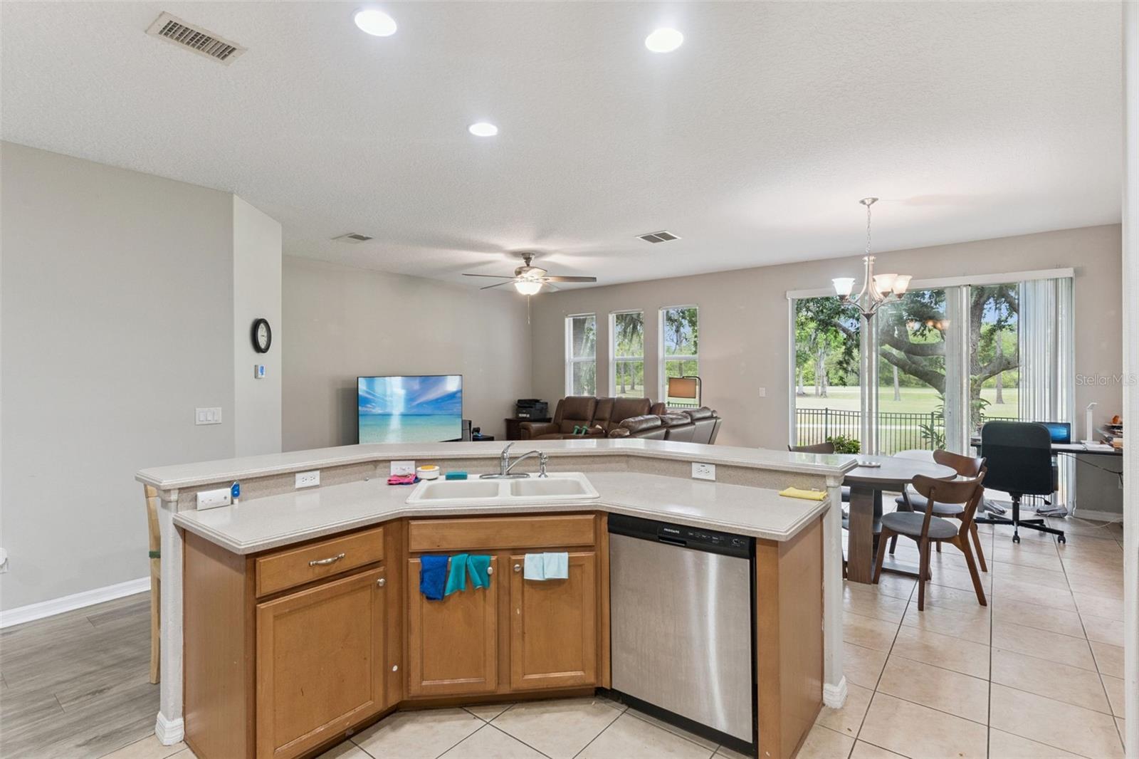 Image 12 of 36 For 4627 Blue Major Drive