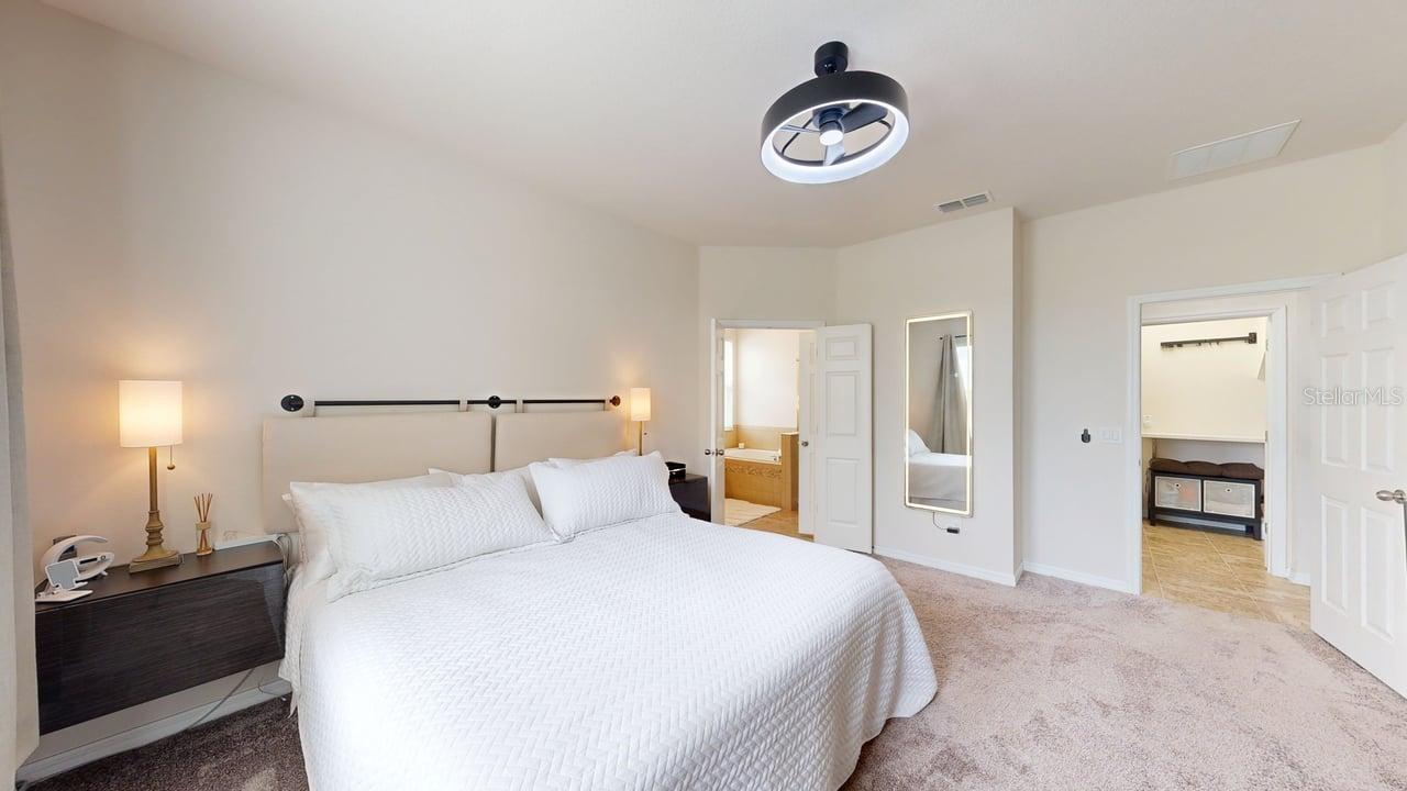 Image 18 of 56 For 914 Bay Bridge Circle