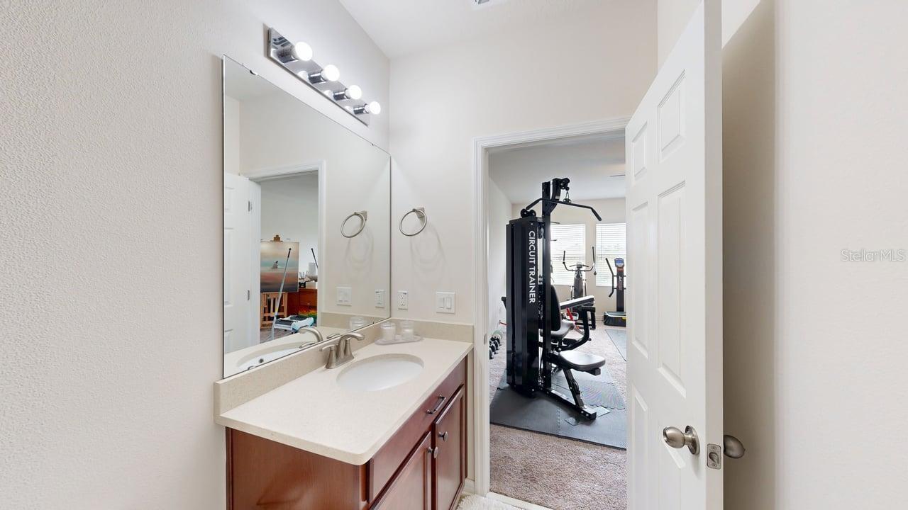 Image 31 of 56 For 914 Bay Bridge Circle