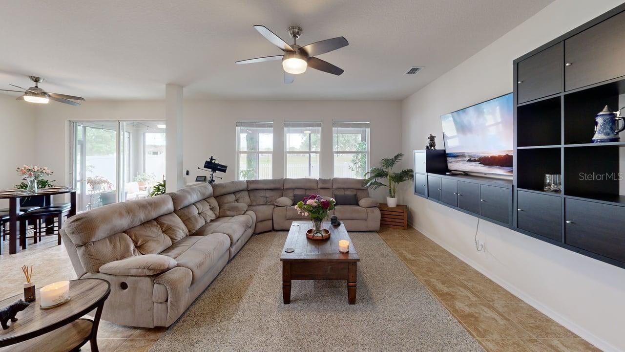 Image 32 of 56 For 914 Bay Bridge Circle