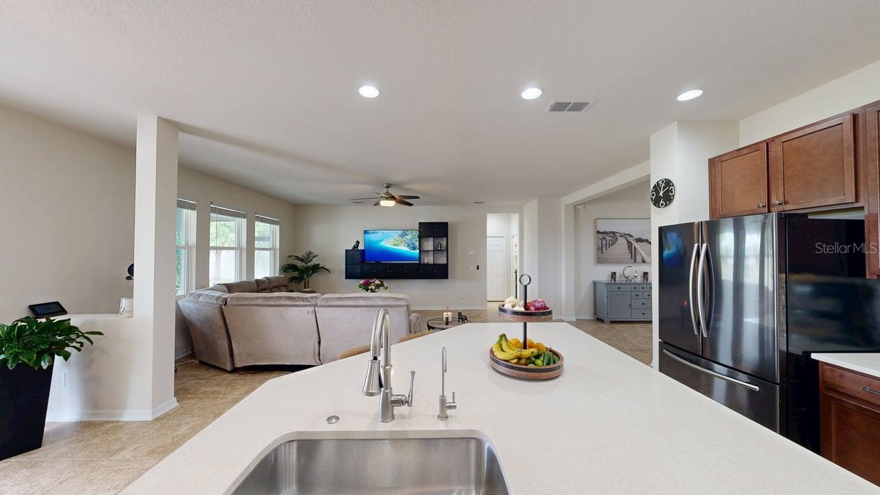 Image 33 of 56 For 914 Bay Bridge Circle