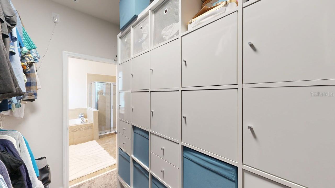 Image 43 of 56 For 914 Bay Bridge Circle