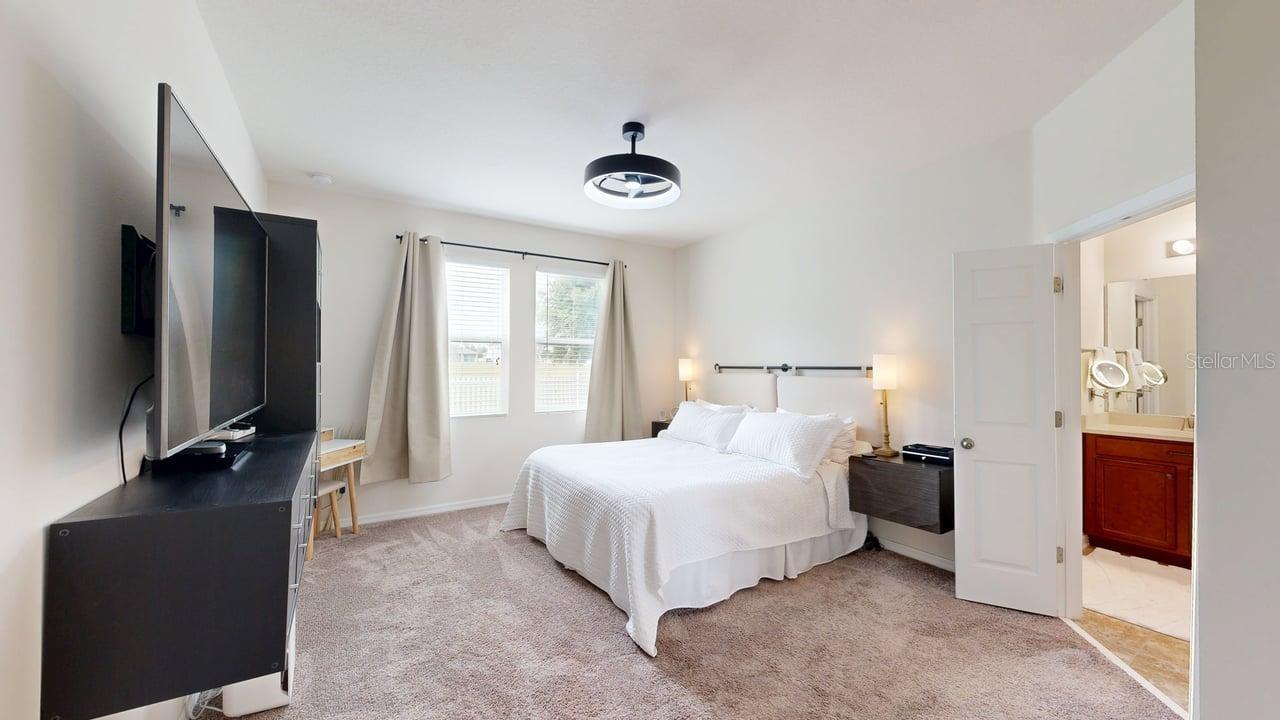 Image 8 of 56 For 914 Bay Bridge Circle