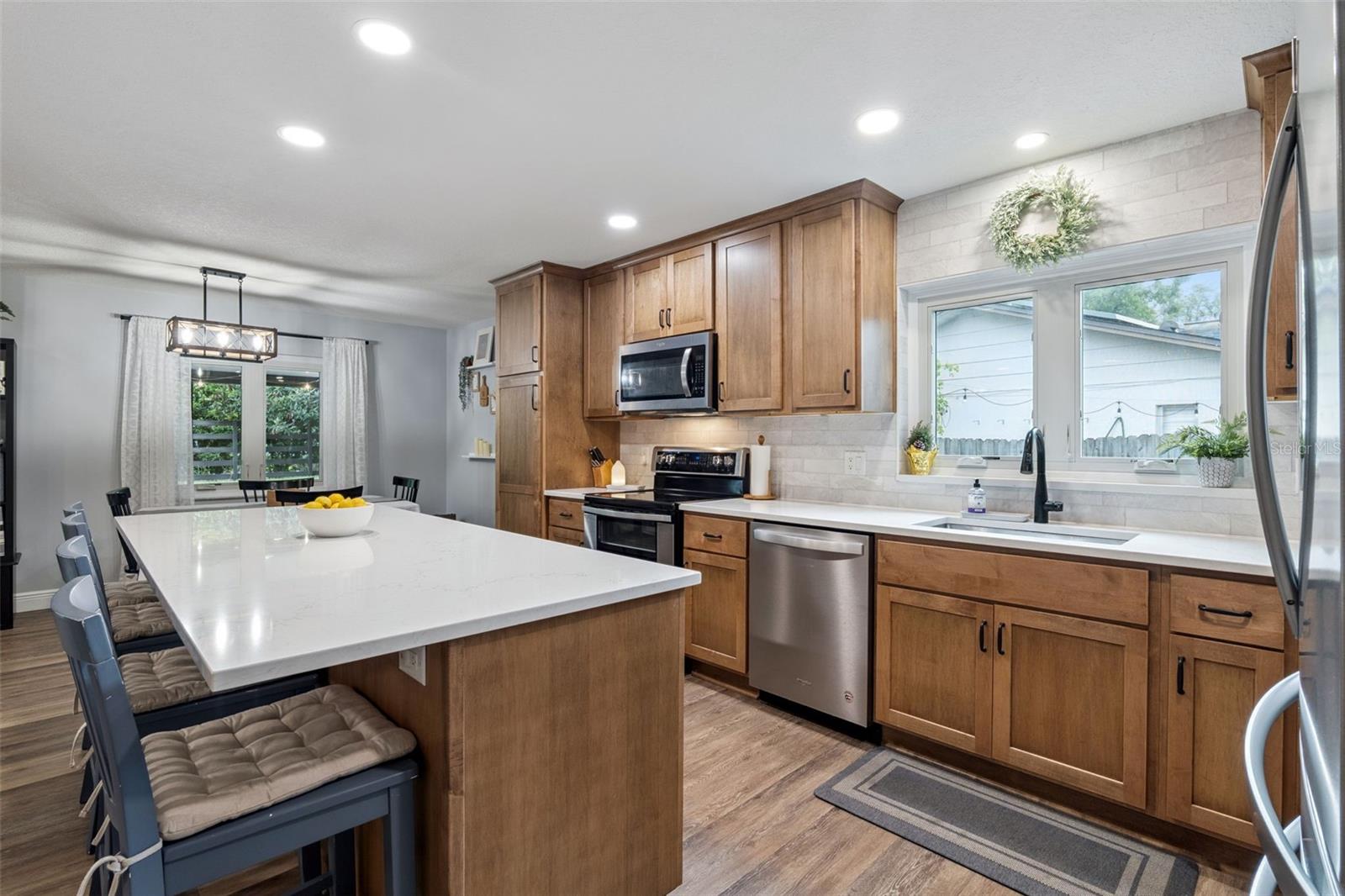 Image 15 of 35 For 859 Benchwood Drive