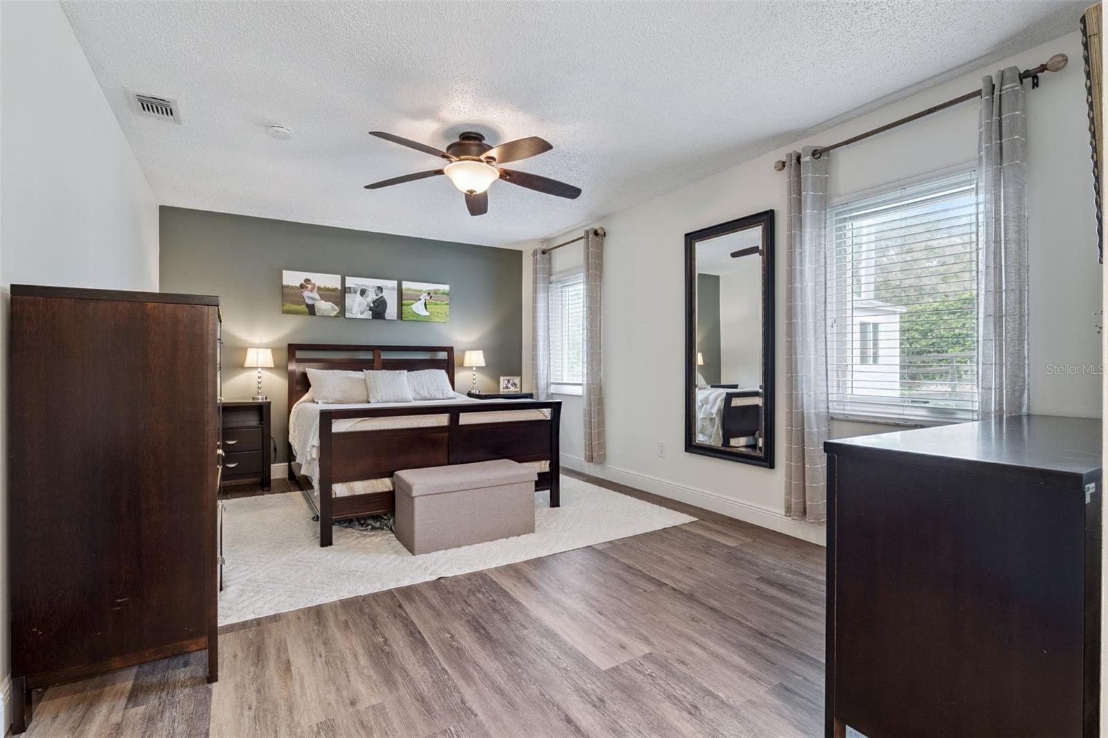 Image 21 of 35 For 859 Benchwood Drive