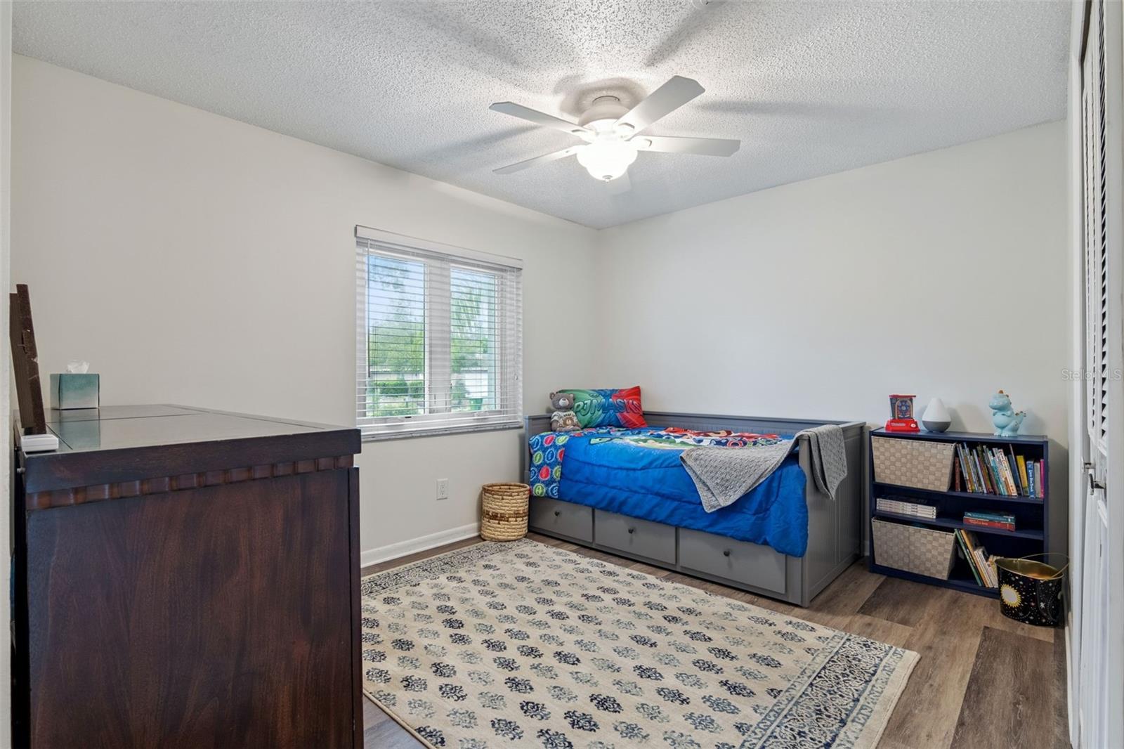 Image 22 of 35 For 859 Benchwood Drive