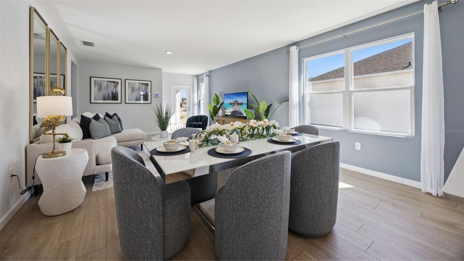 Image 6 of 24 For 2348 Bay Street