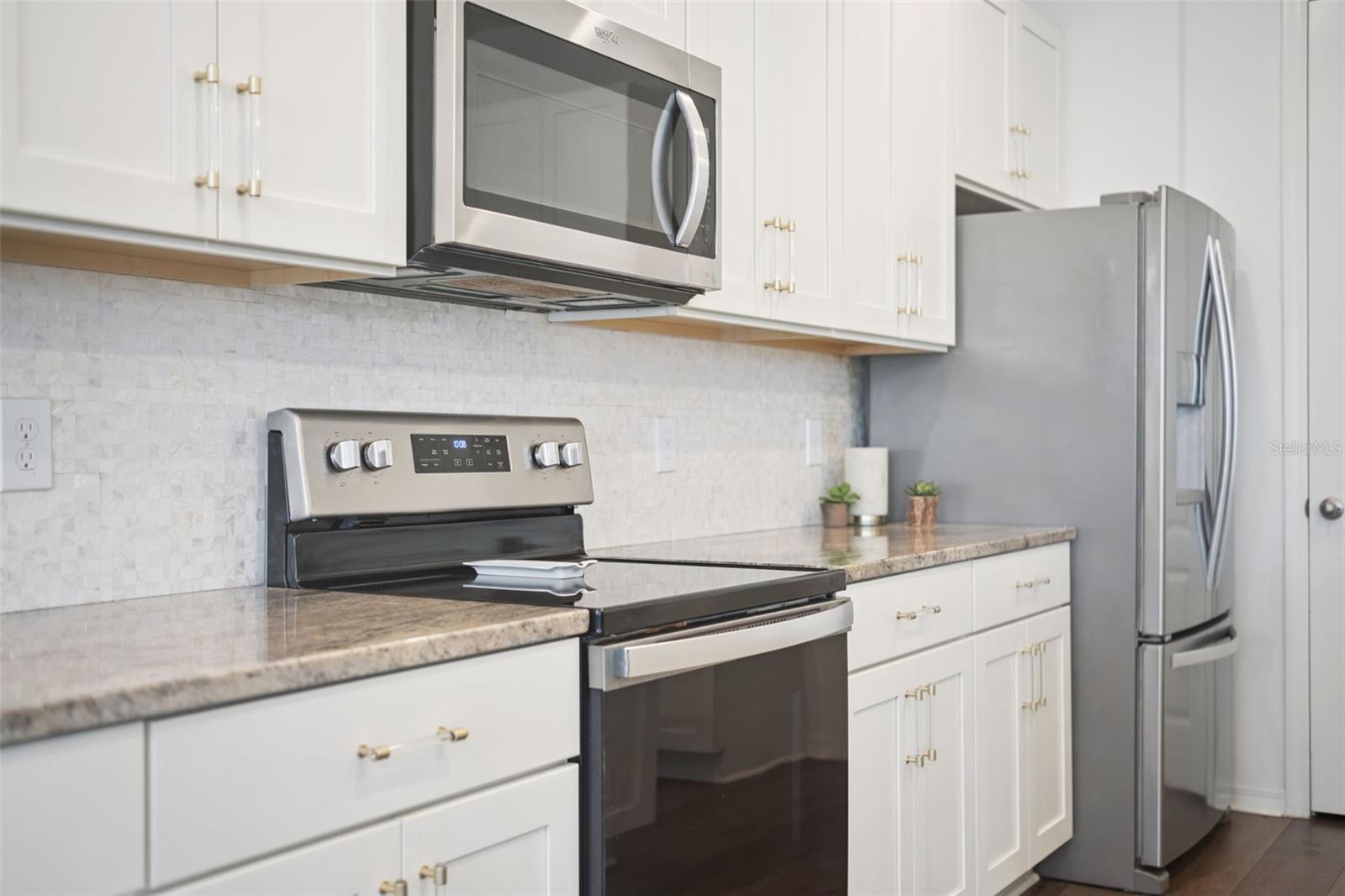 Image 18 of 37 For 2583 Circolo Lane