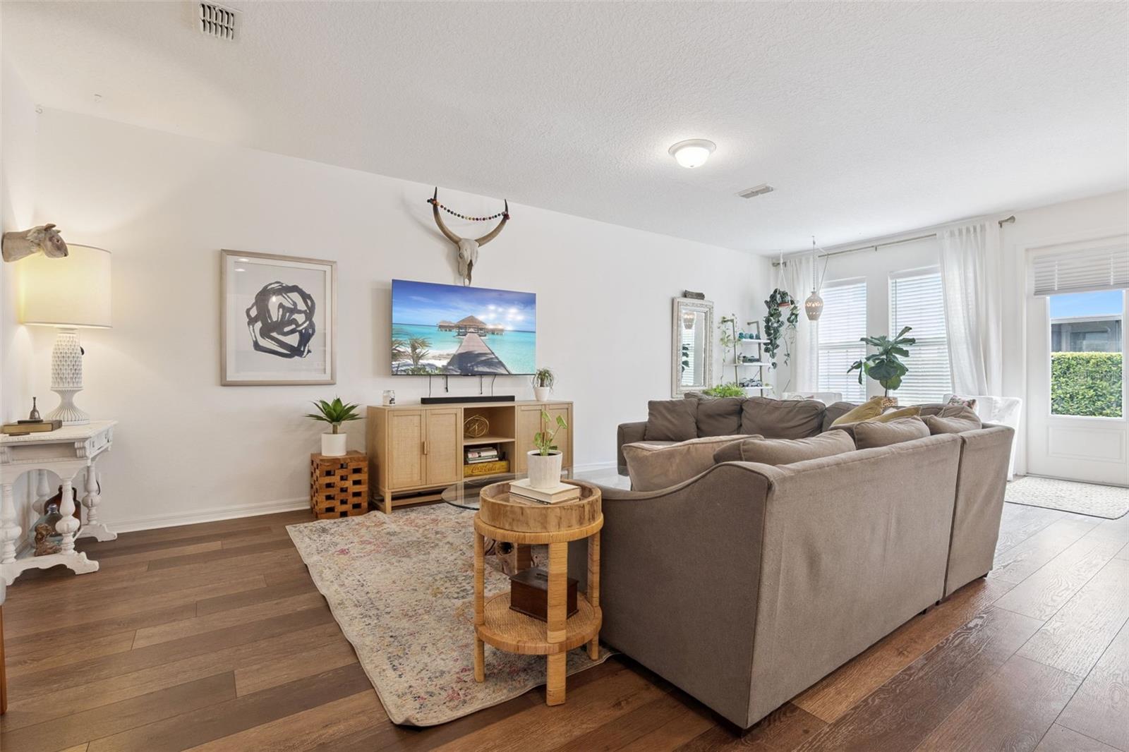 Image 8 of 37 For 2583 Circolo Lane