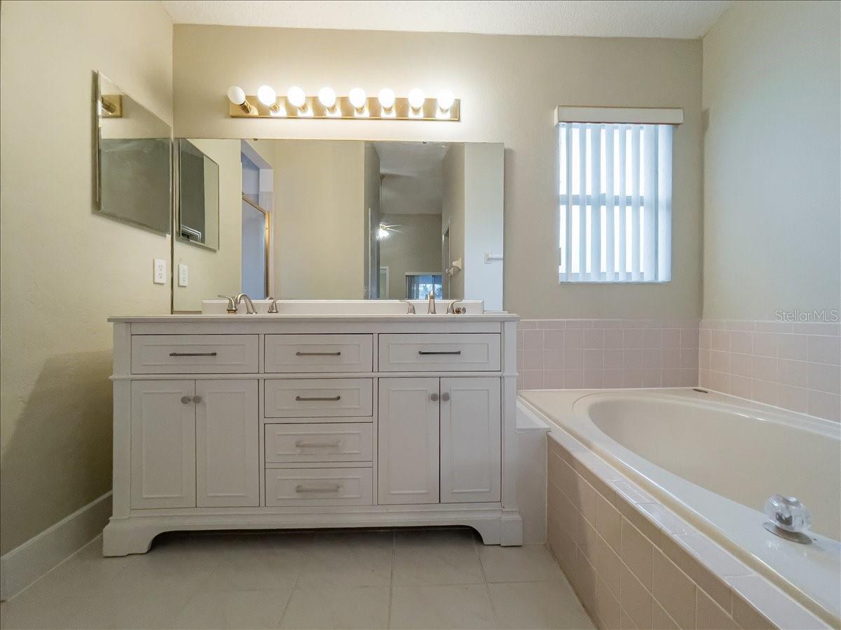 Image 10 of 14 For 218 Langford Park Drive