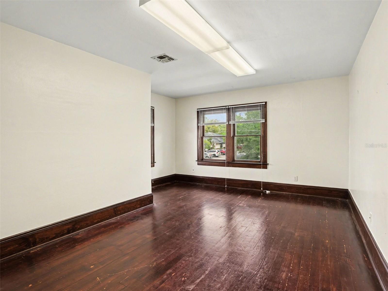 Image 17 of 28 For 1214 Livingston Street Street