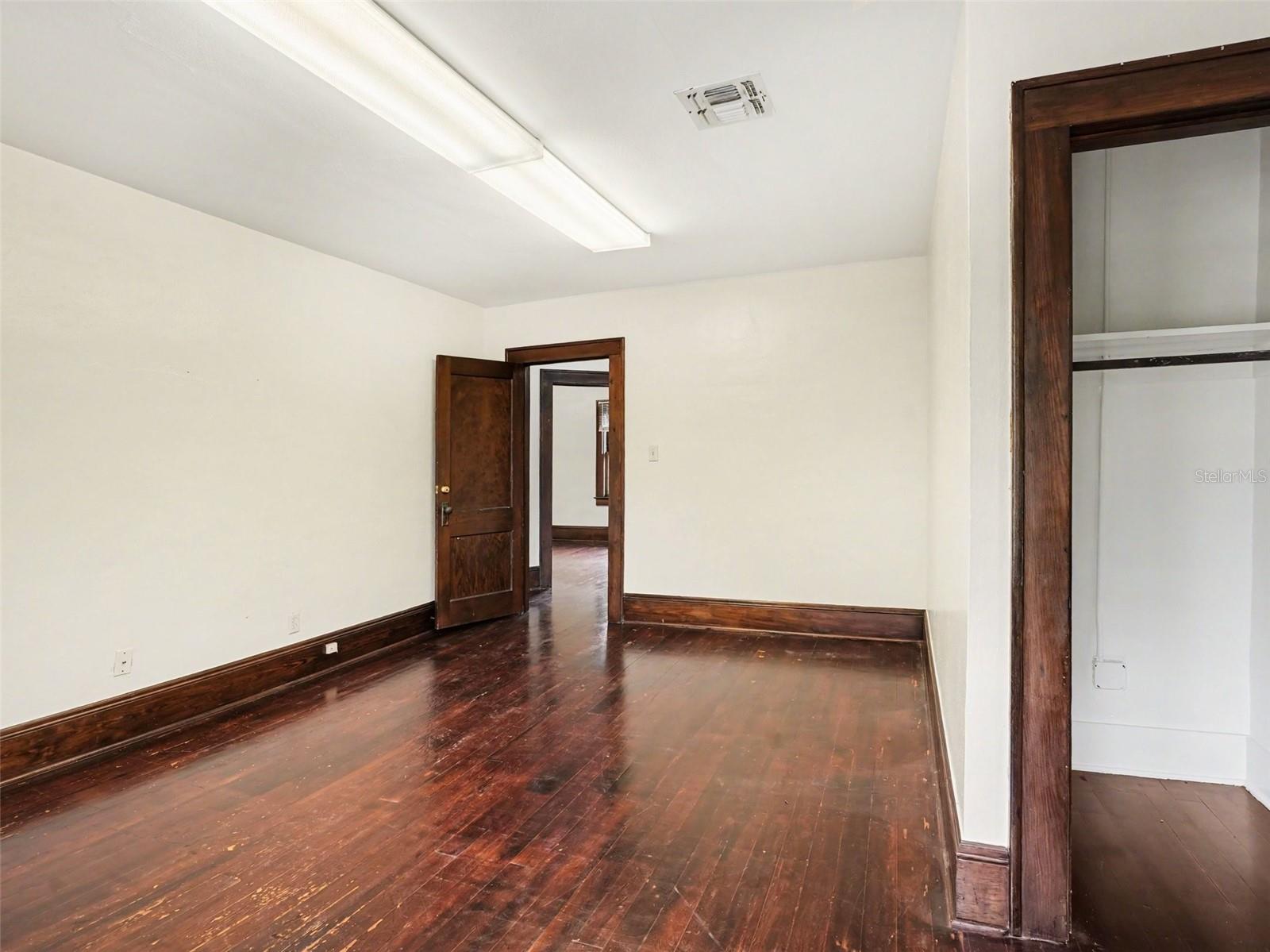 Image 18 of 28 For 1214 Livingston Street Street