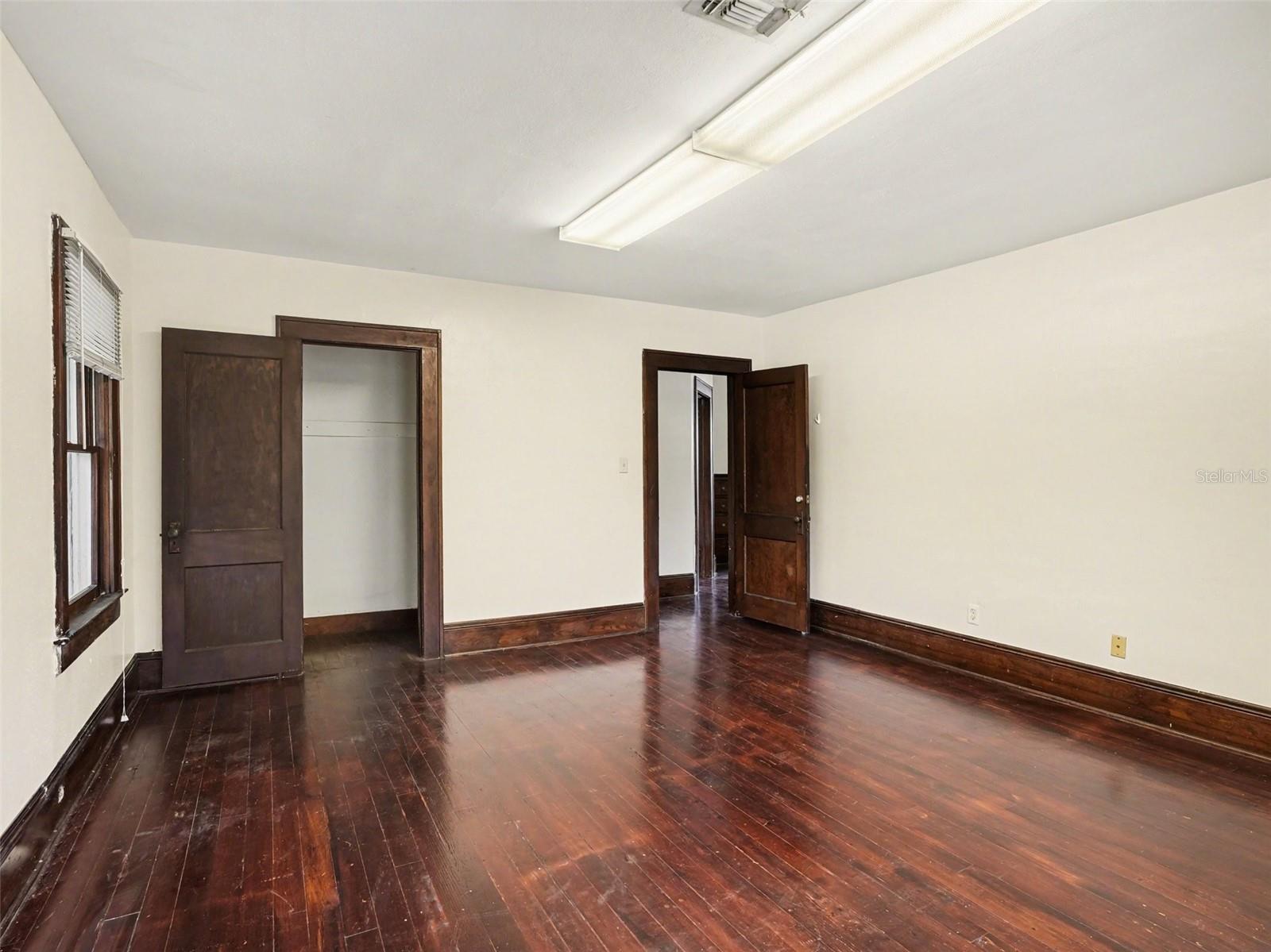 Image 20 of 28 For 1214 Livingston Street Street