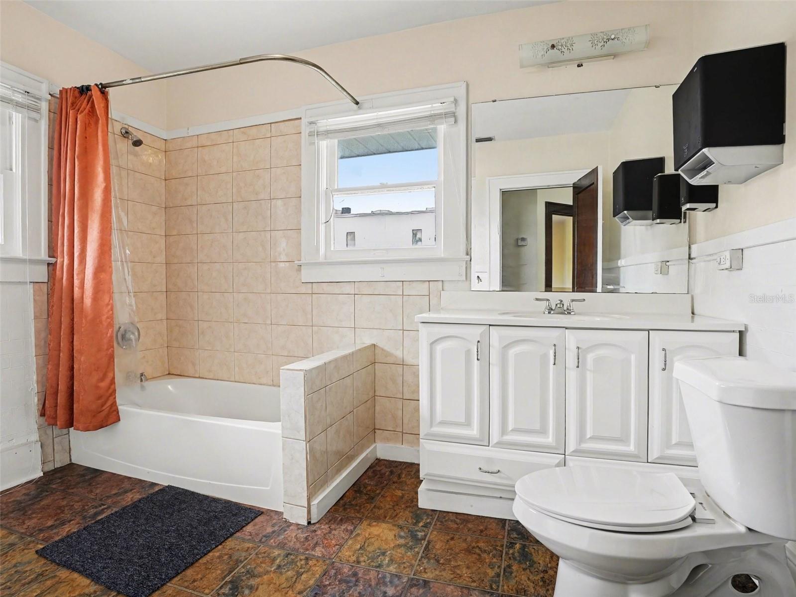 Image 23 of 28 For 1214 Livingston Street Street