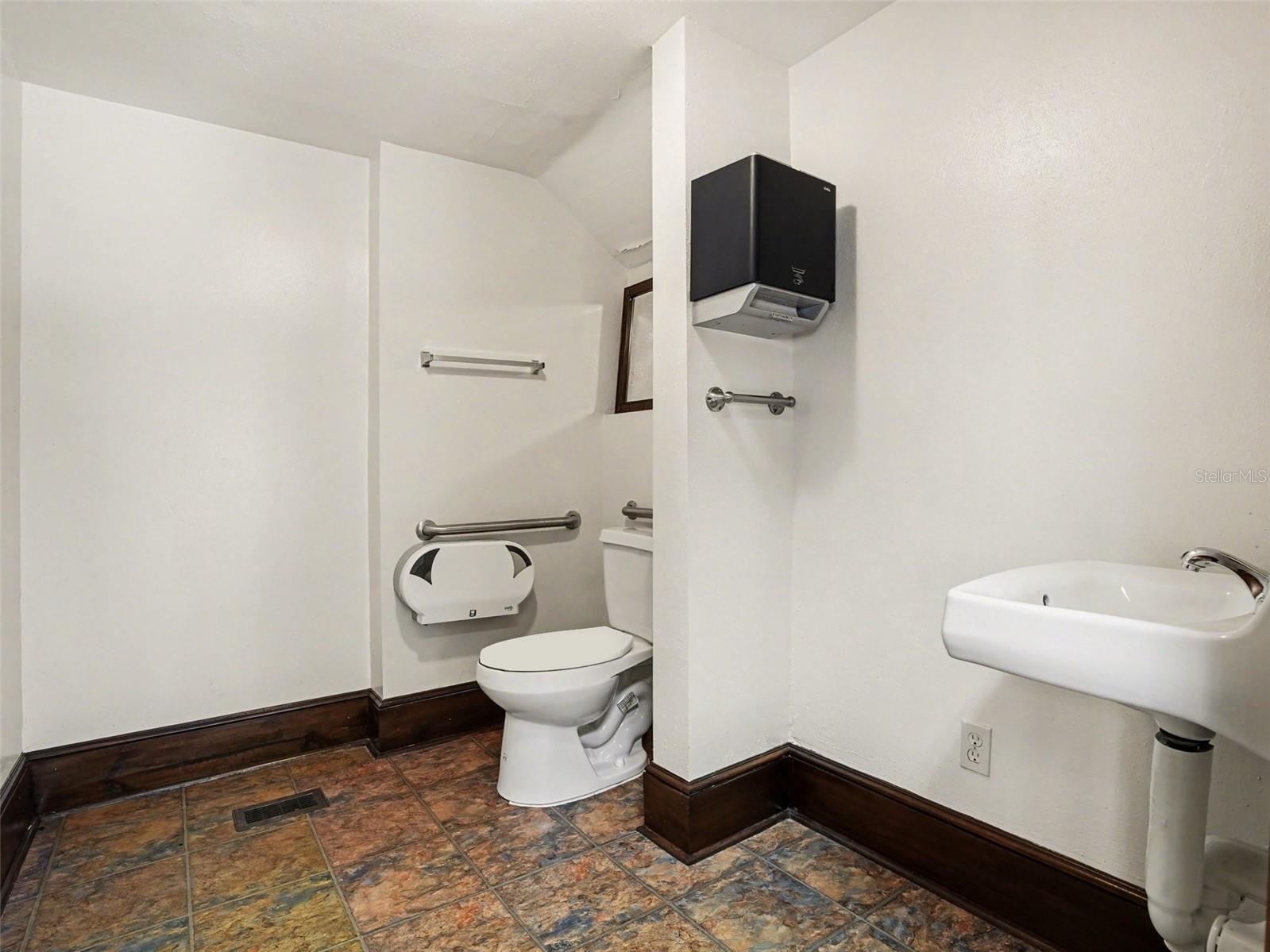 Image 24 of 28 For 1214 Livingston Street Street