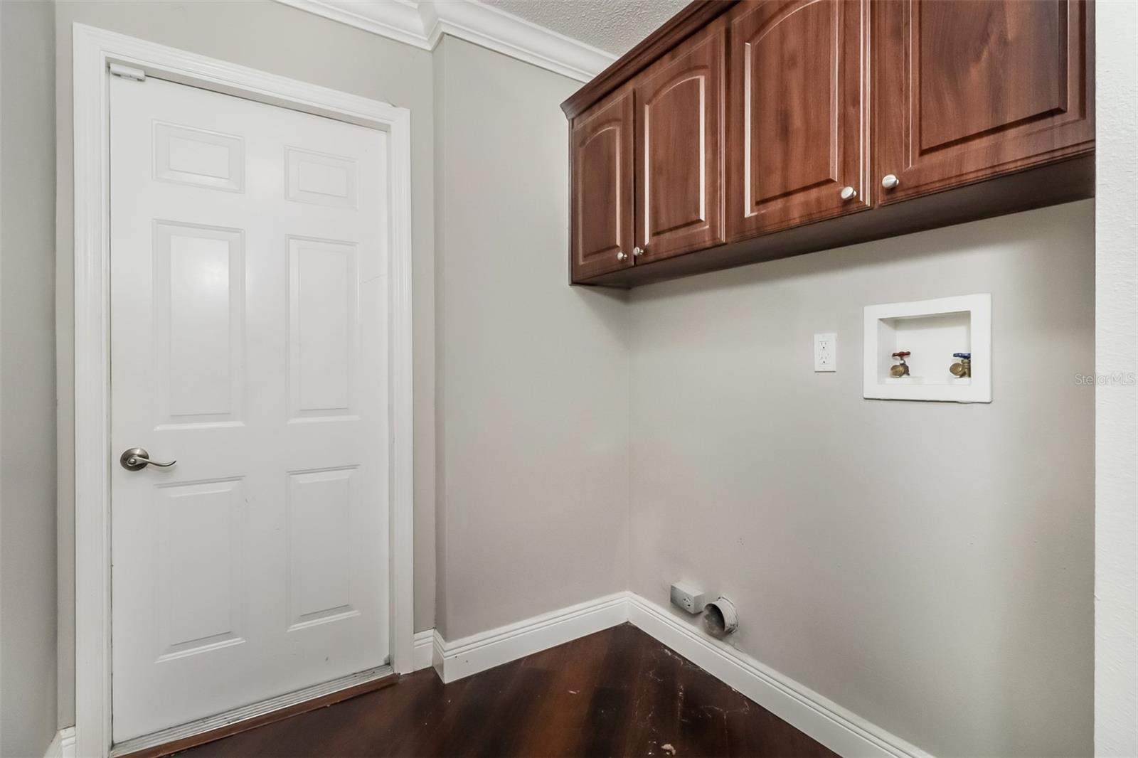 Image 11 of 21 For 8425 Goldome Drive