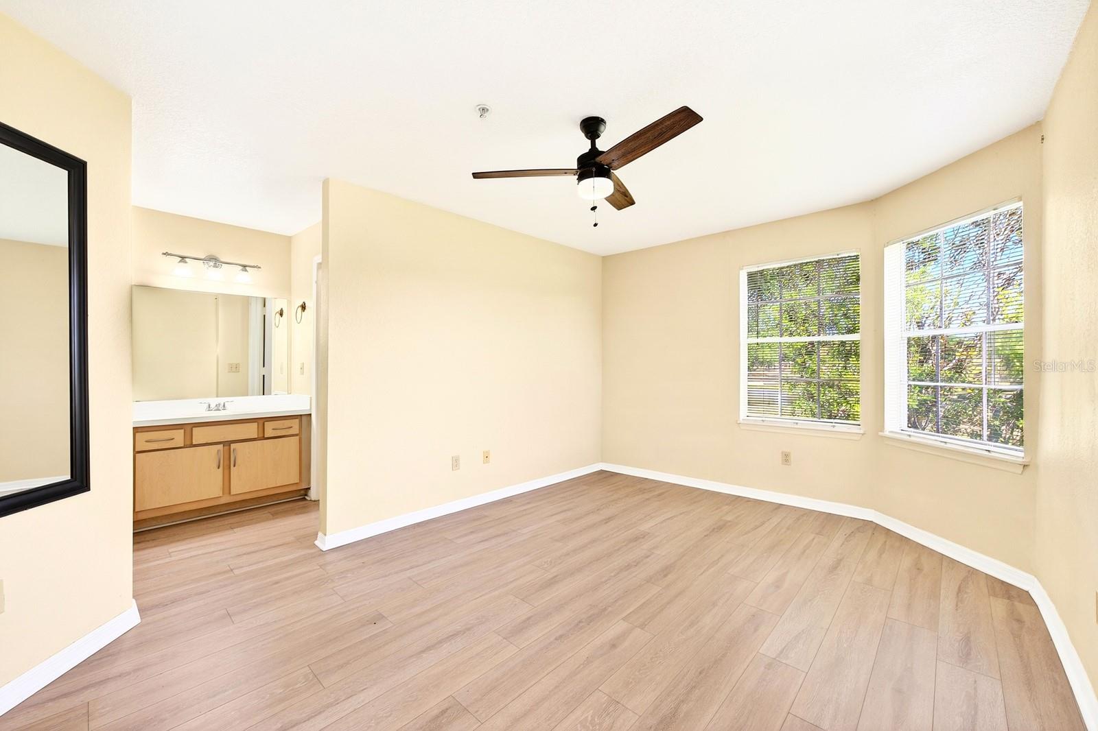 Image 11 of 35 For 7330 Westpointe Boulevard 424