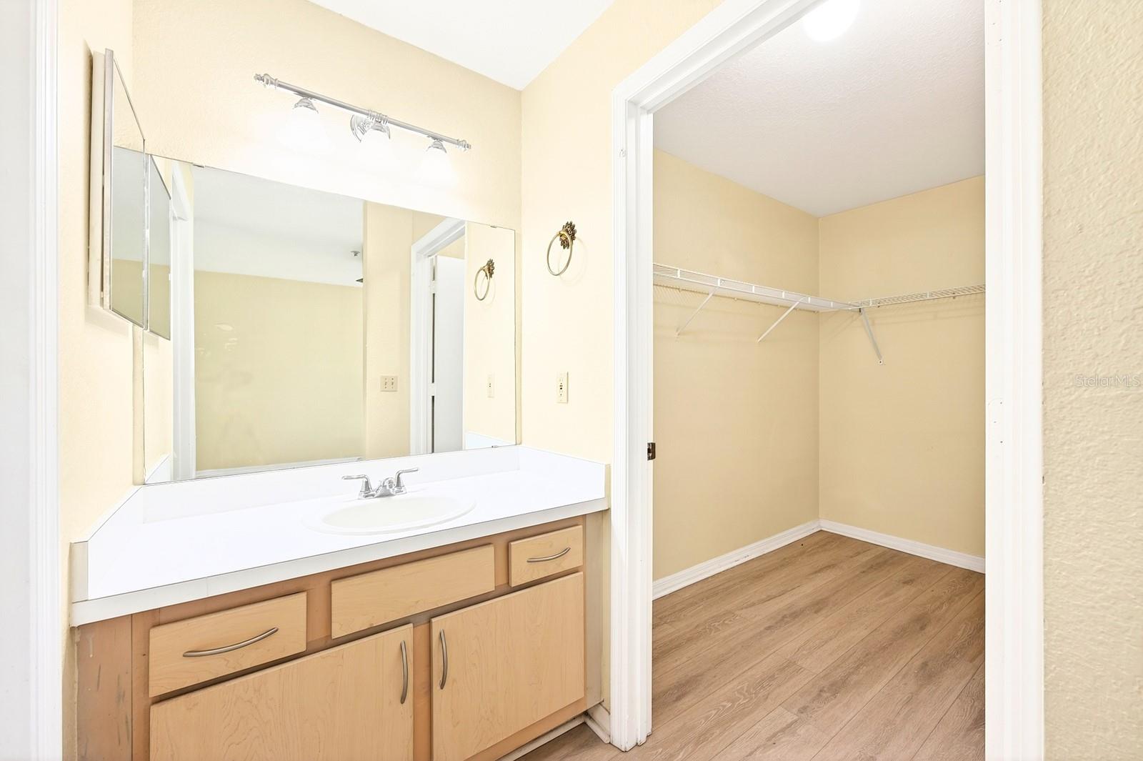 Image 13 of 35 For 7330 Westpointe Boulevard 424