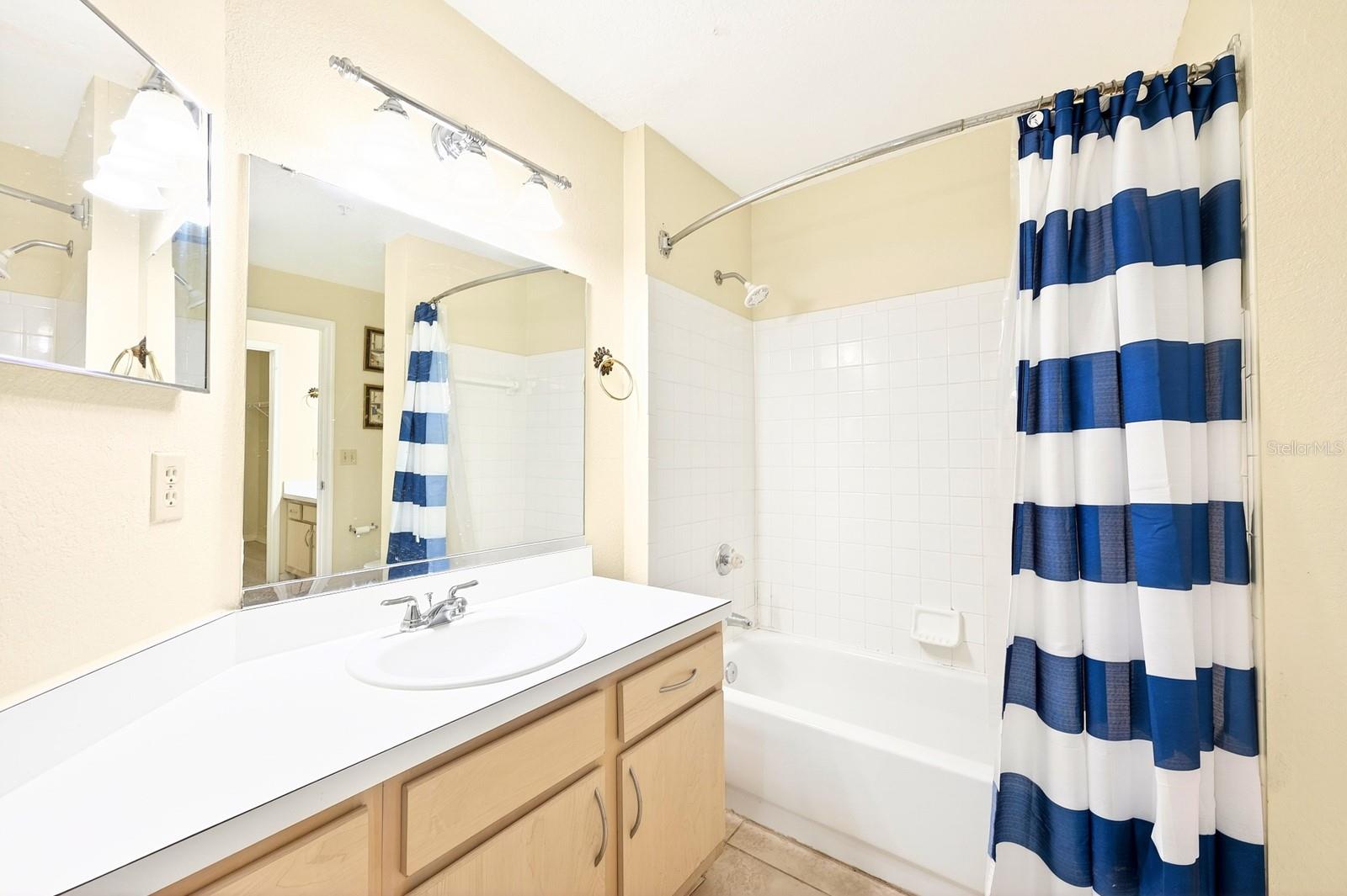 Image 14 of 35 For 7330 Westpointe Boulevard 424