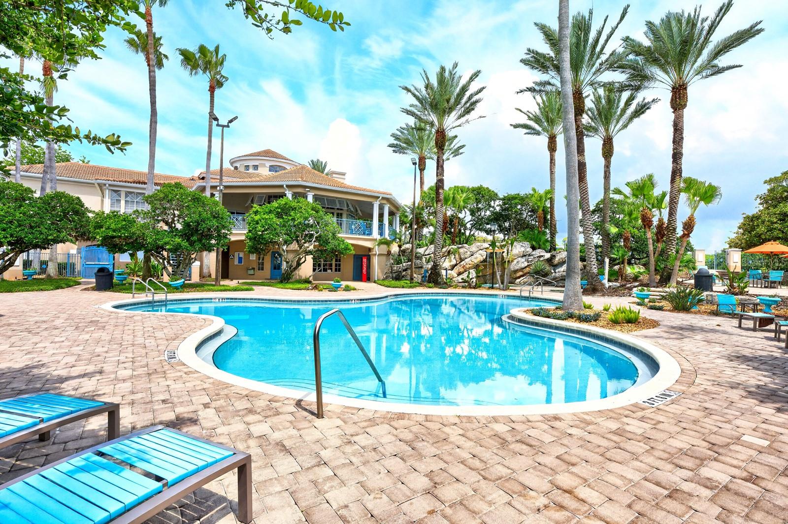 Image 25 of 35 For 7330 Westpointe Boulevard 424