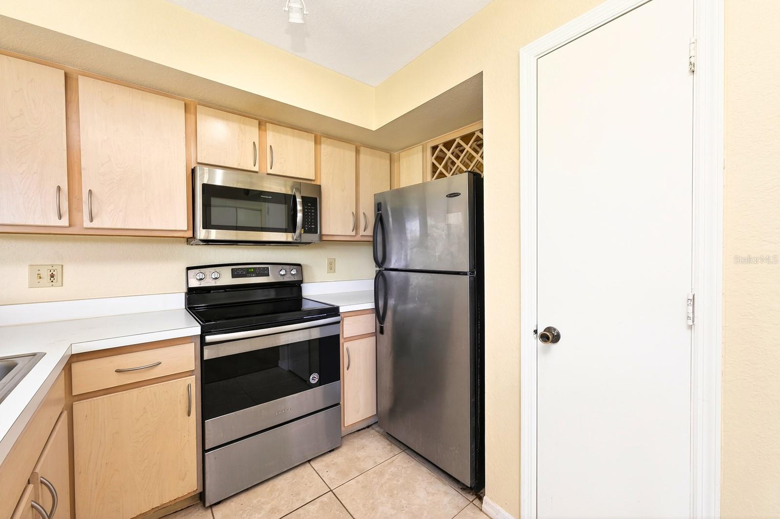 Image 7 of 35 For 7330 Westpointe Boulevard 424