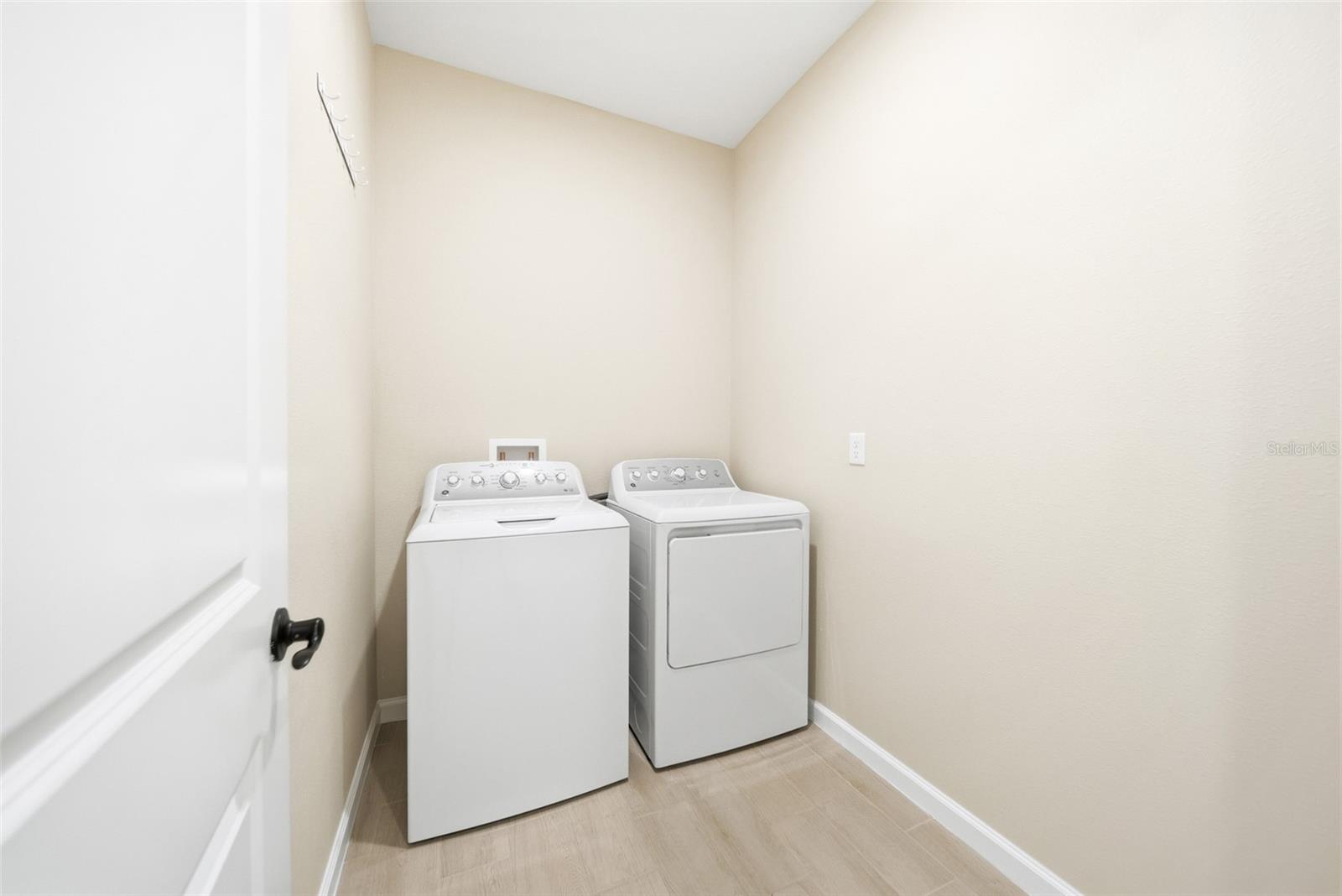 Image 14 of 28 For 253 Hilltop Bloom Loop