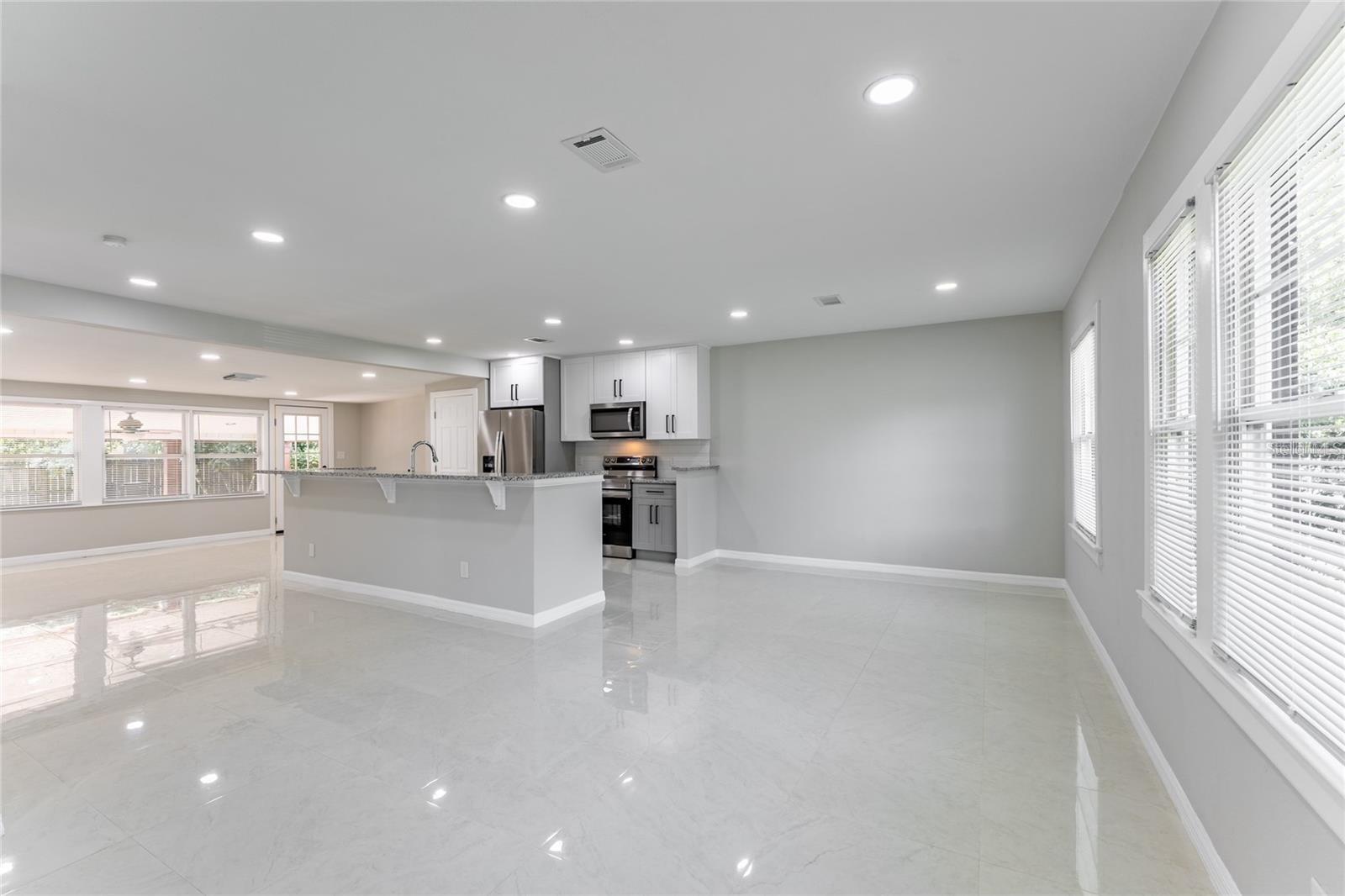 Image 11 of 27 For 845 Floral Drive