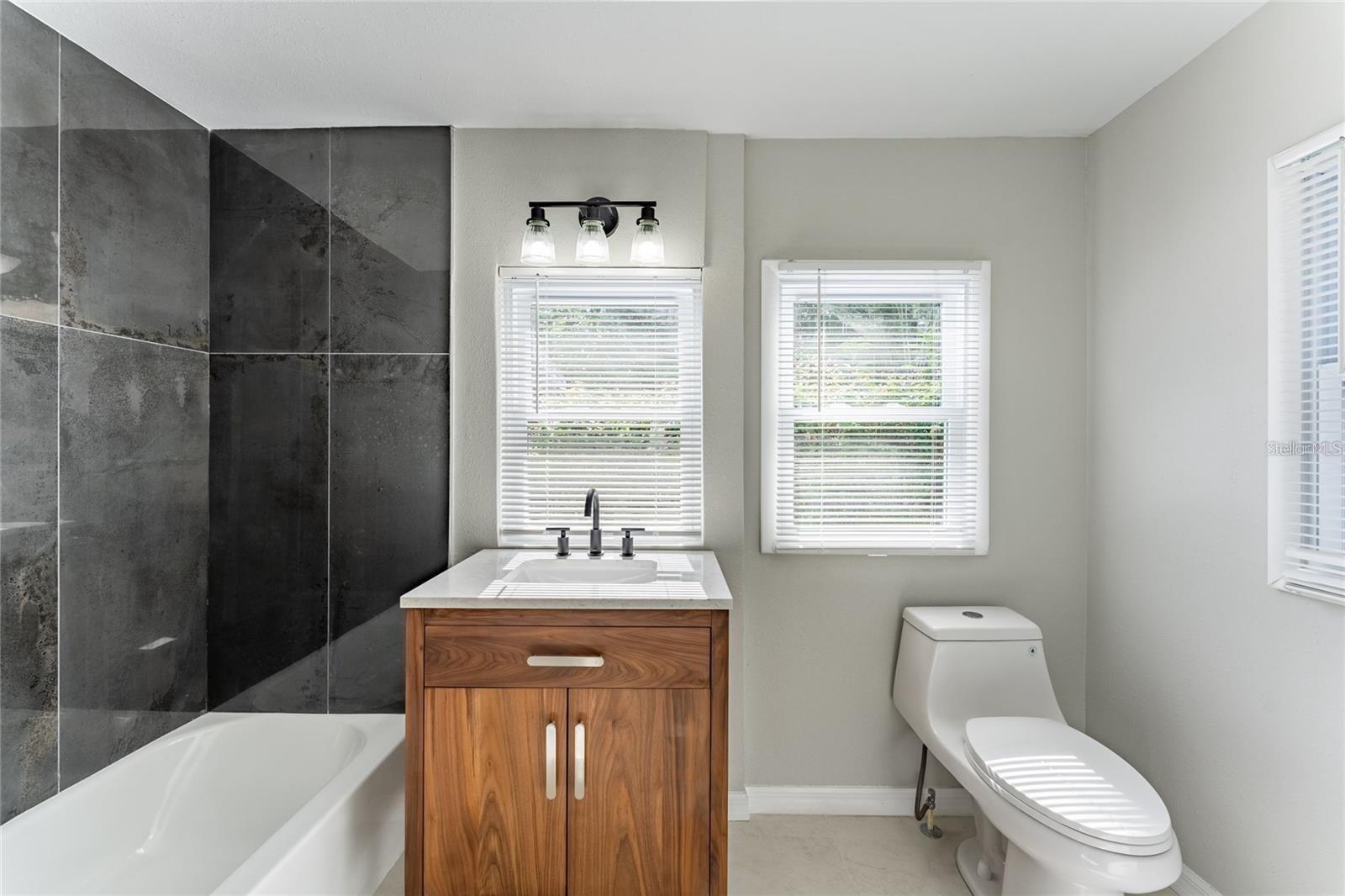 Image 17 of 27 For 845 Floral Drive