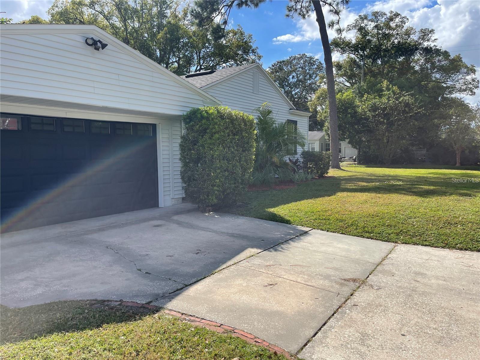 Image 26 of 27 For 845 Floral Drive