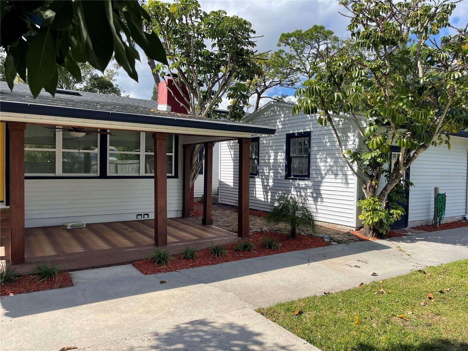 Image 4 of 27 For 845 Floral Drive