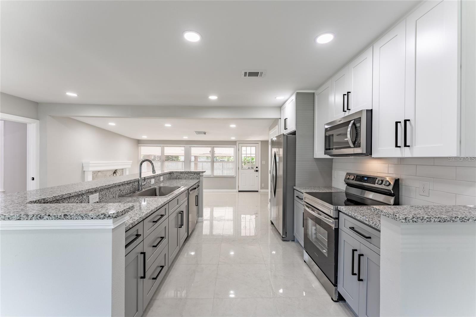 Image 5 of 27 For 845 Floral Drive