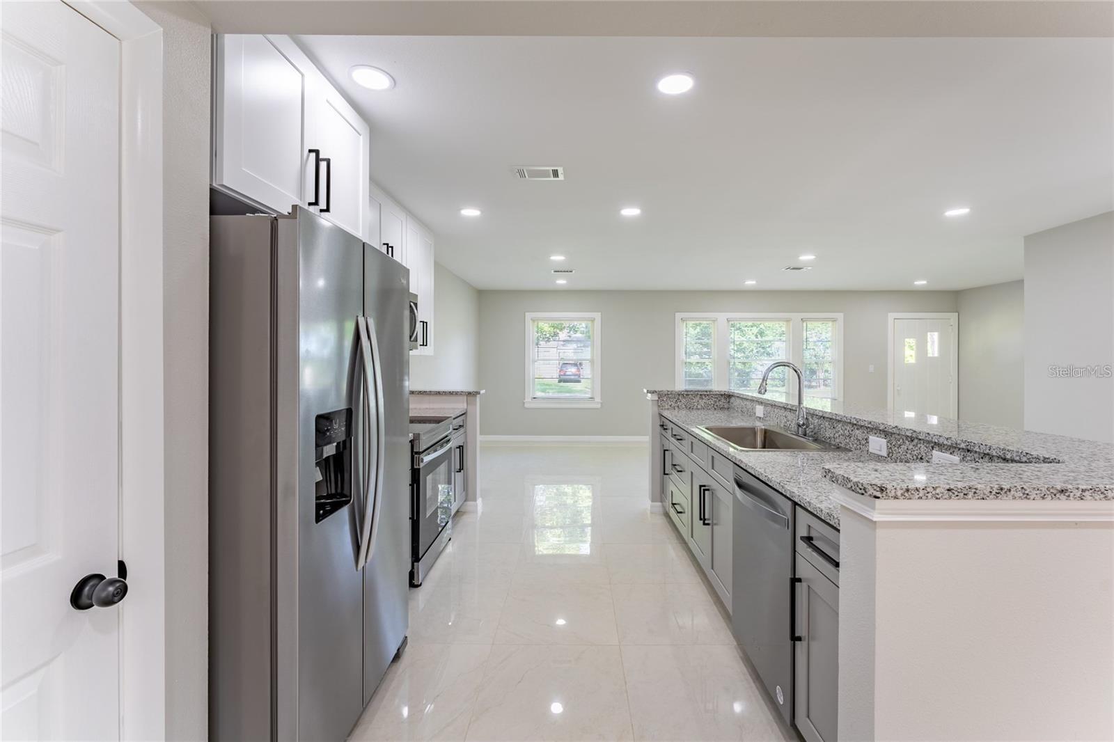 Image 6 of 27 For 845 Floral Drive