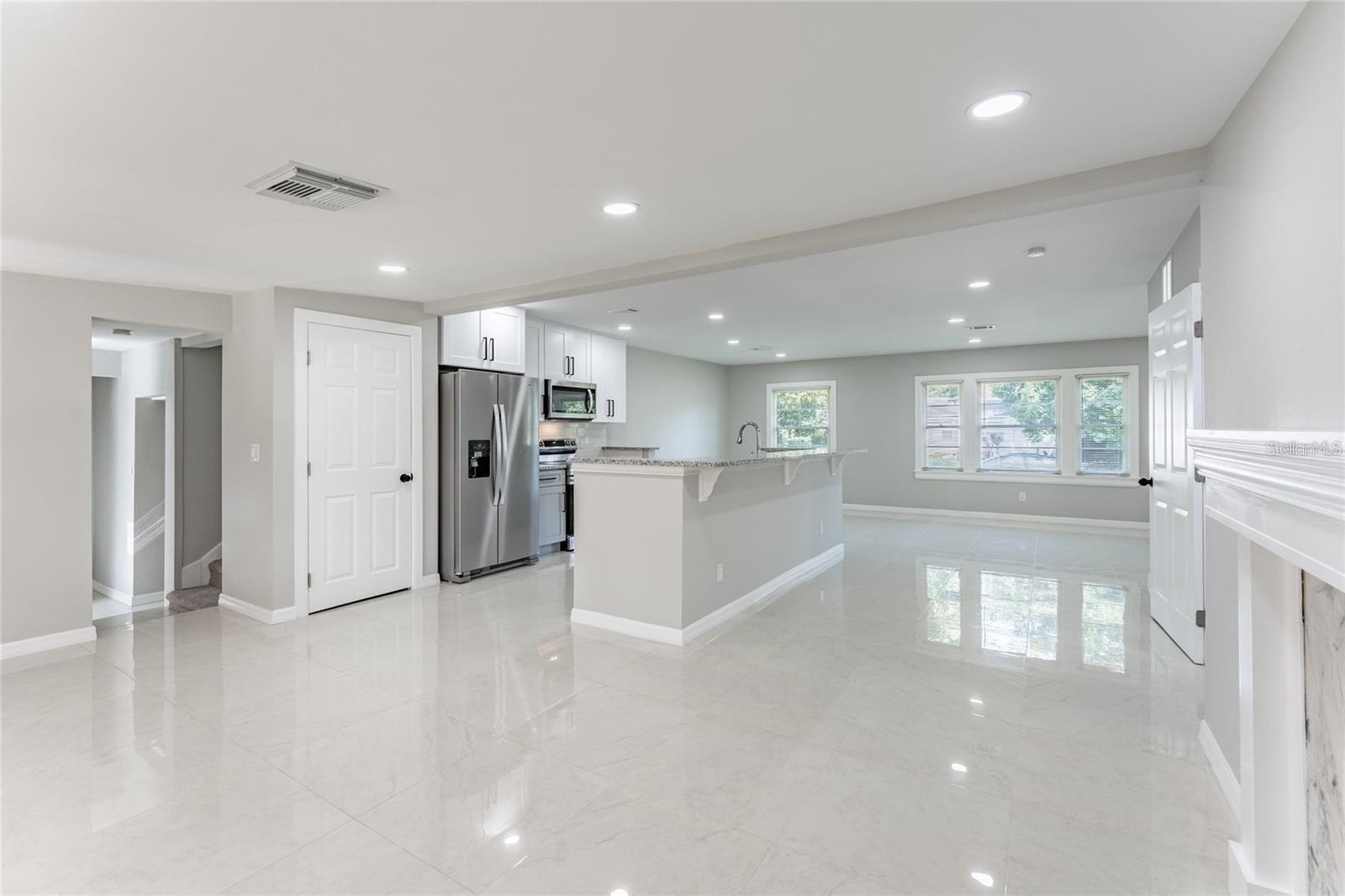 Image 7 of 27 For 845 Floral Drive