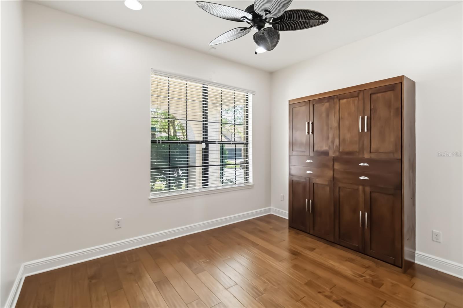 Image 10 of 26 For 911 Arbor Pointe Avenue