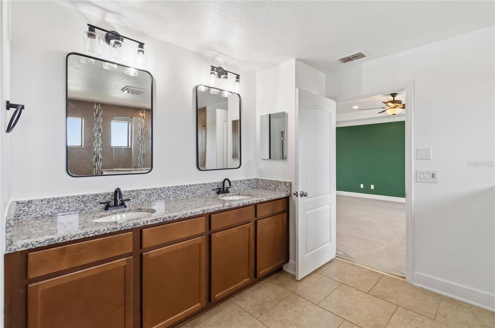 Image 18 of 26 For 911 Arbor Pointe Avenue