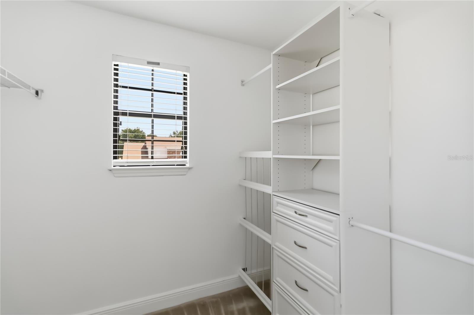 Image 22 of 26 For 911 Arbor Pointe Avenue