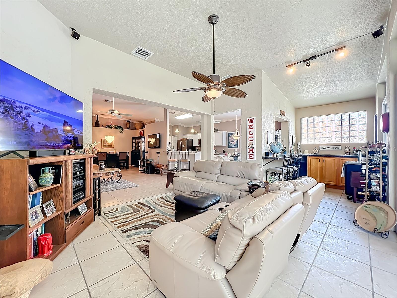 Image 28 of 69 For 233 Hanging Moss Circle