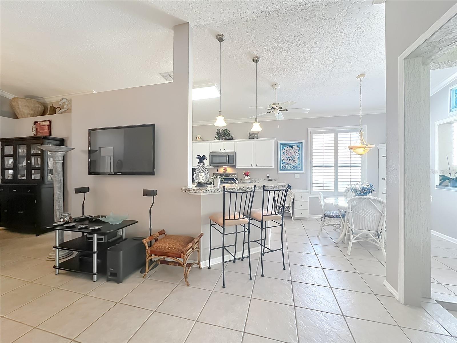 Image 30 of 69 For 233 Hanging Moss Circle