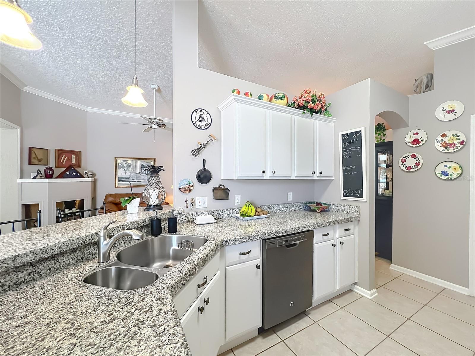 Image 33 of 69 For 233 Hanging Moss Circle