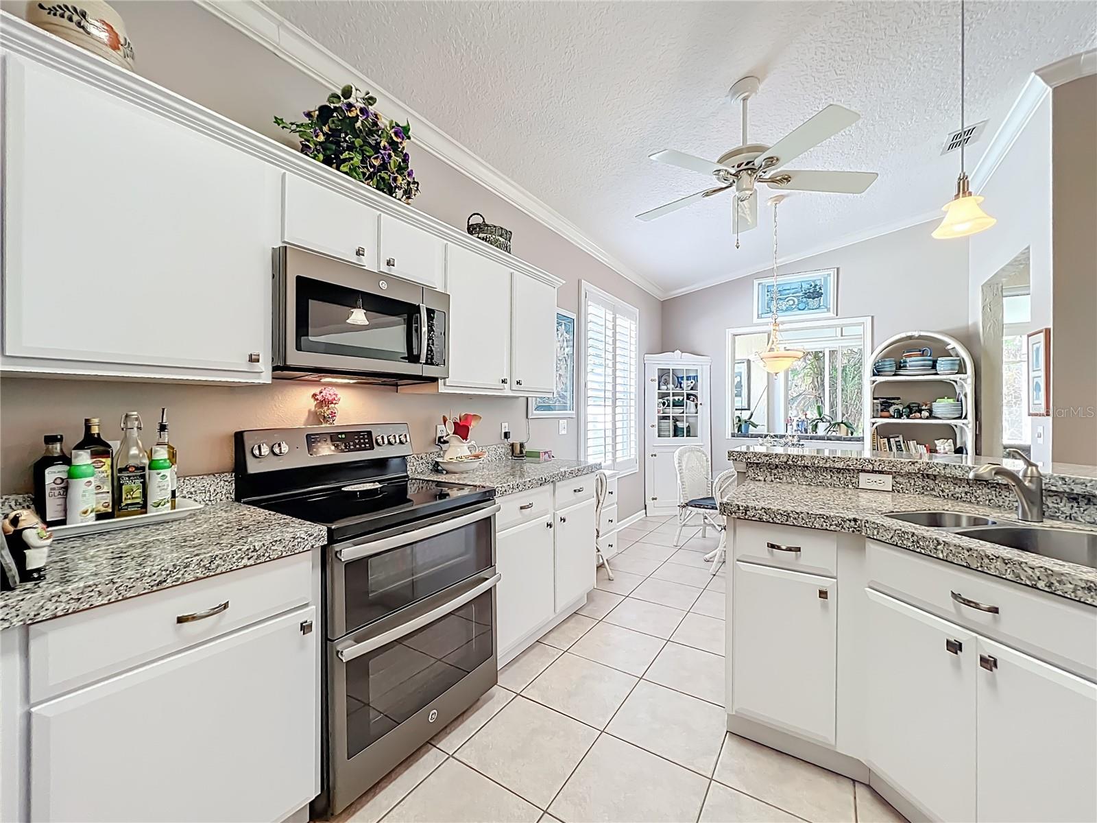 Image 34 of 69 For 233 Hanging Moss Circle