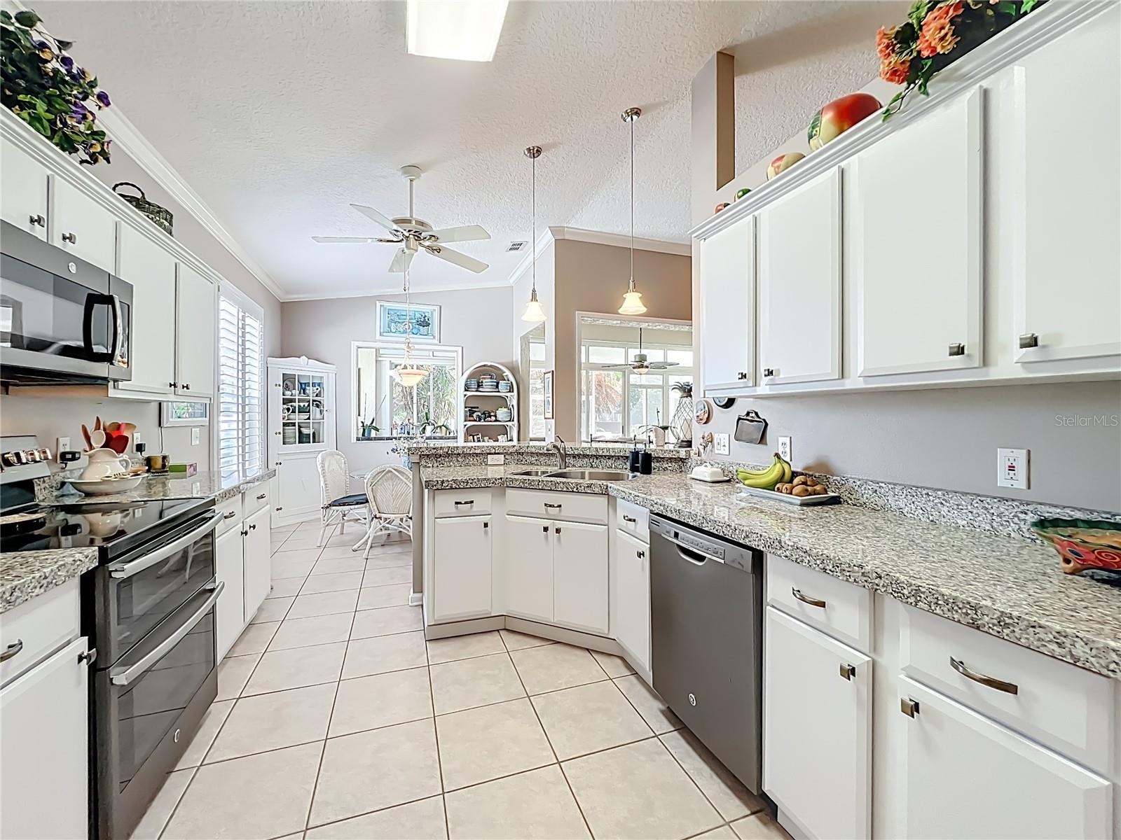 Image 35 of 69 For 233 Hanging Moss Circle