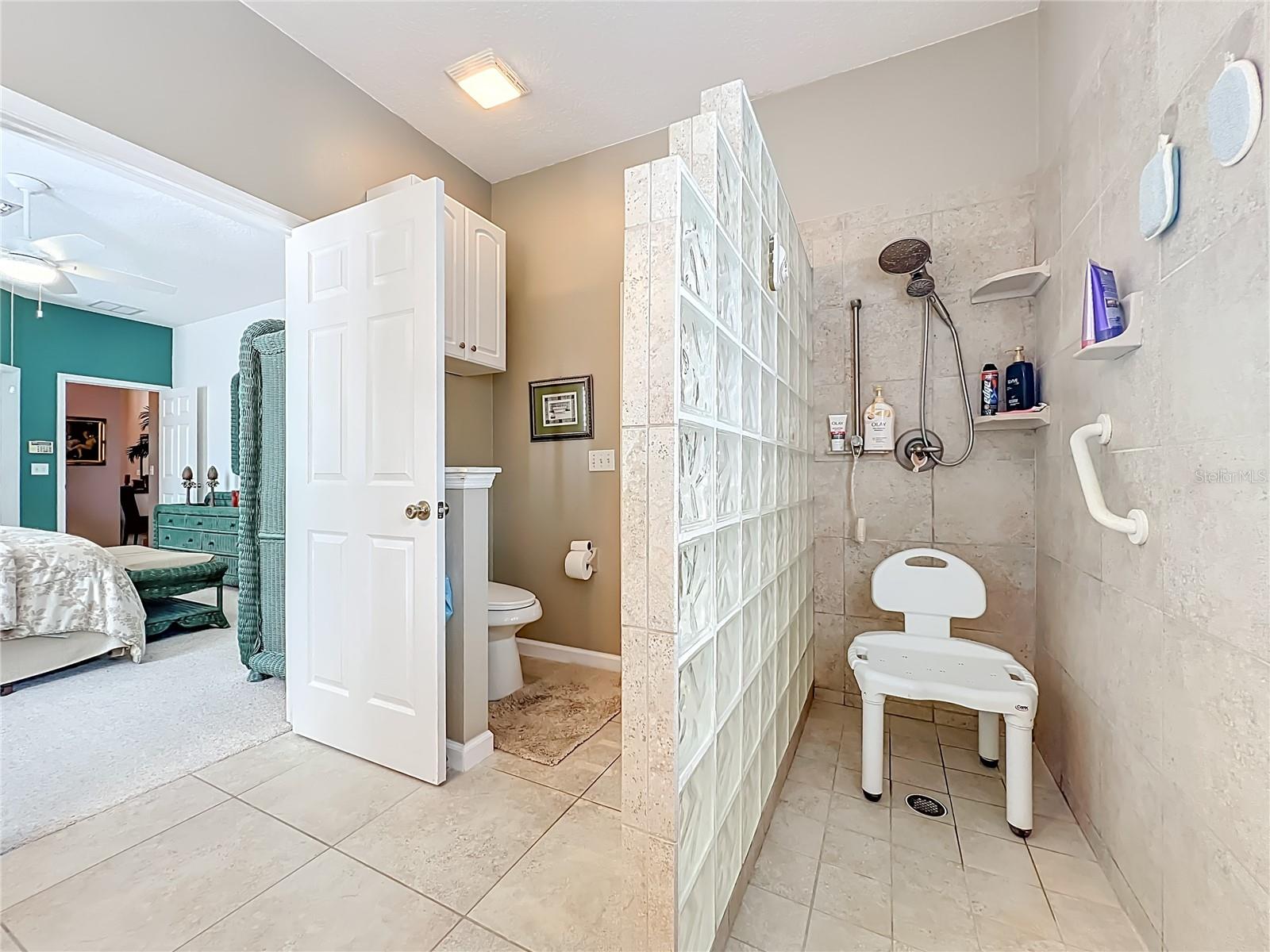 Image 56 of 69 For 233 Hanging Moss Circle