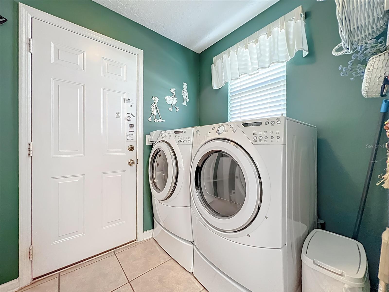 Image 57 of 69 For 233 Hanging Moss Circle