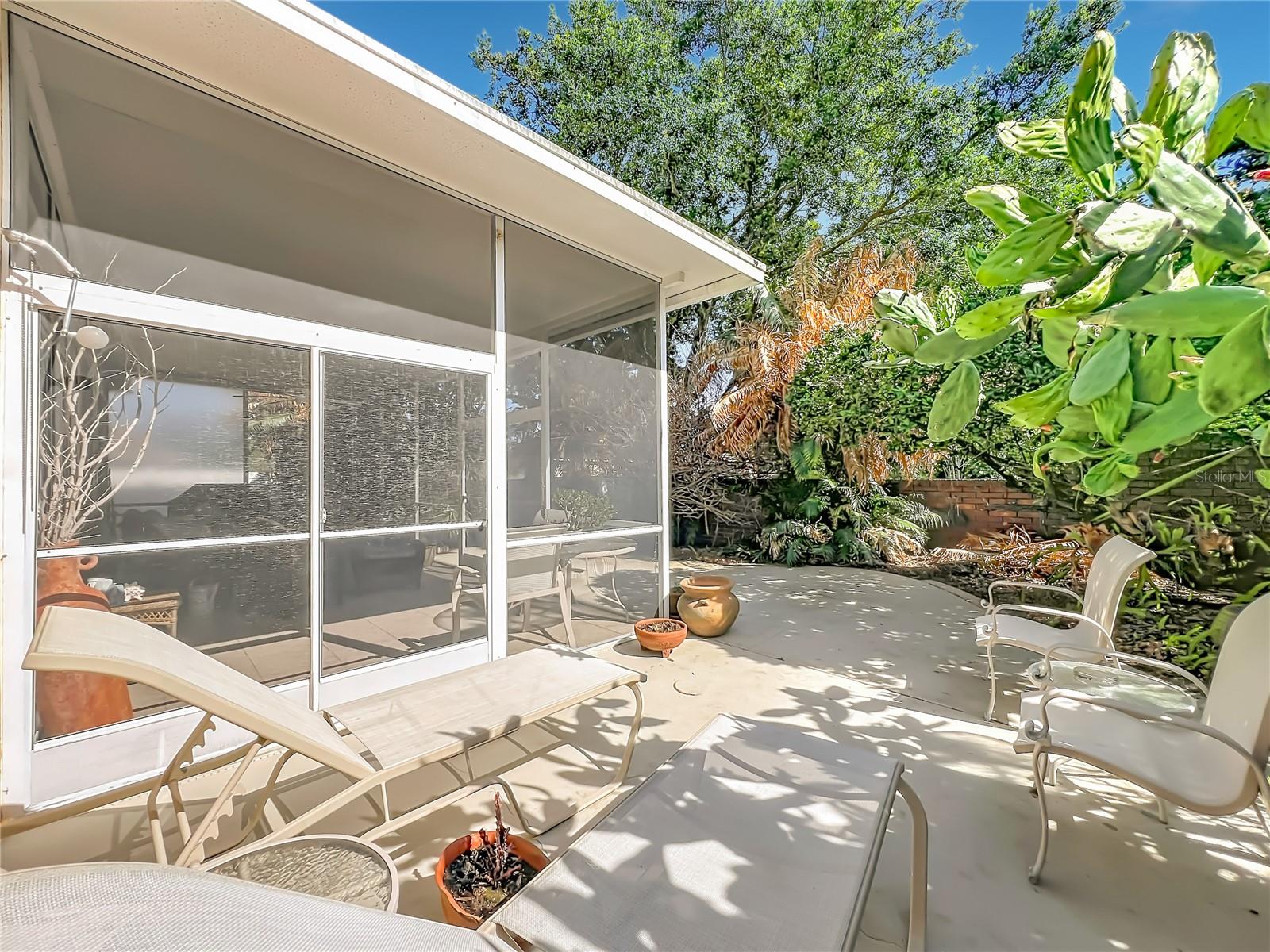 Image 61 of 69 For 233 Hanging Moss Circle