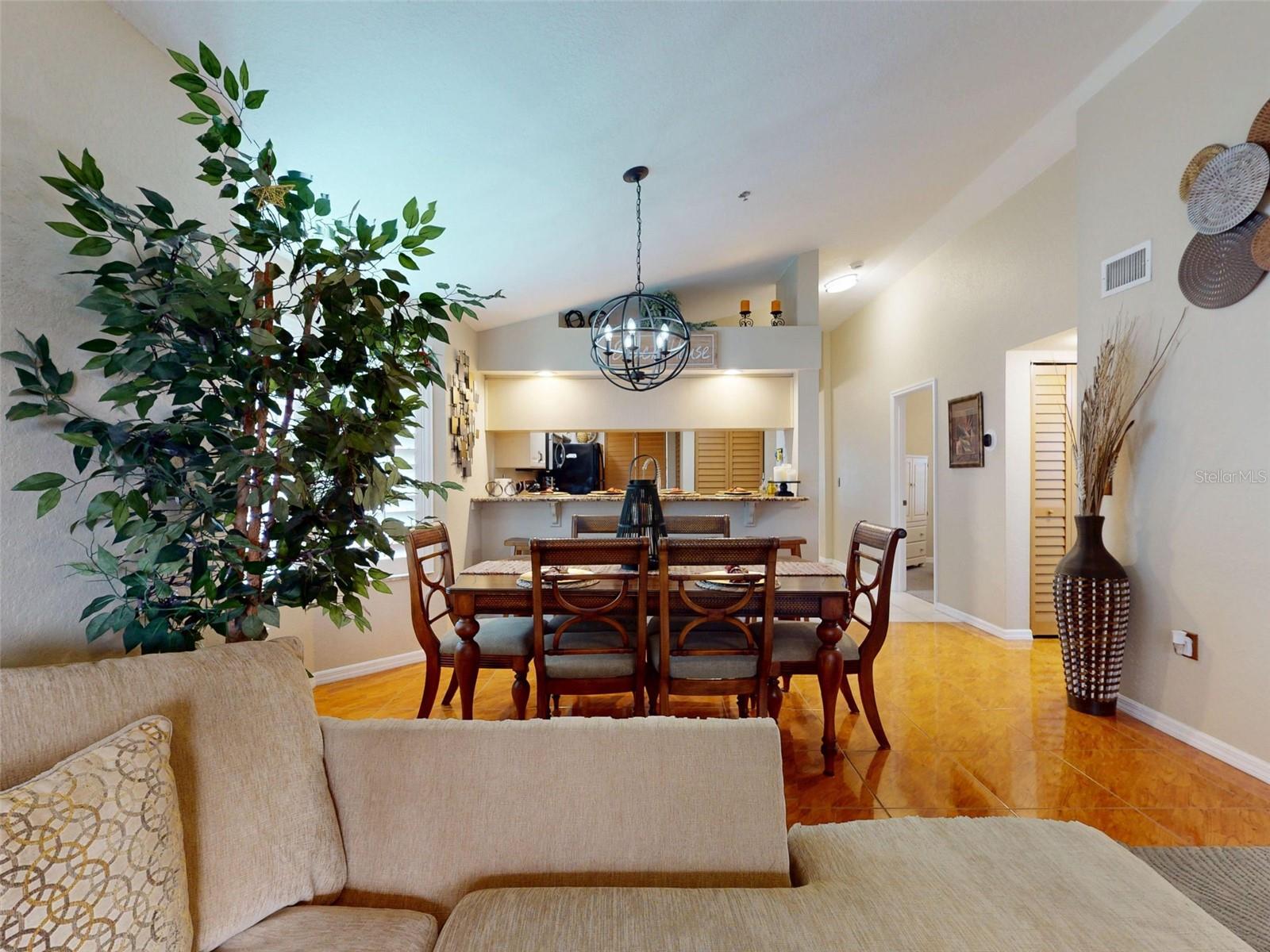 Image 10 of 57 For 402 Bouchelle Drive 206