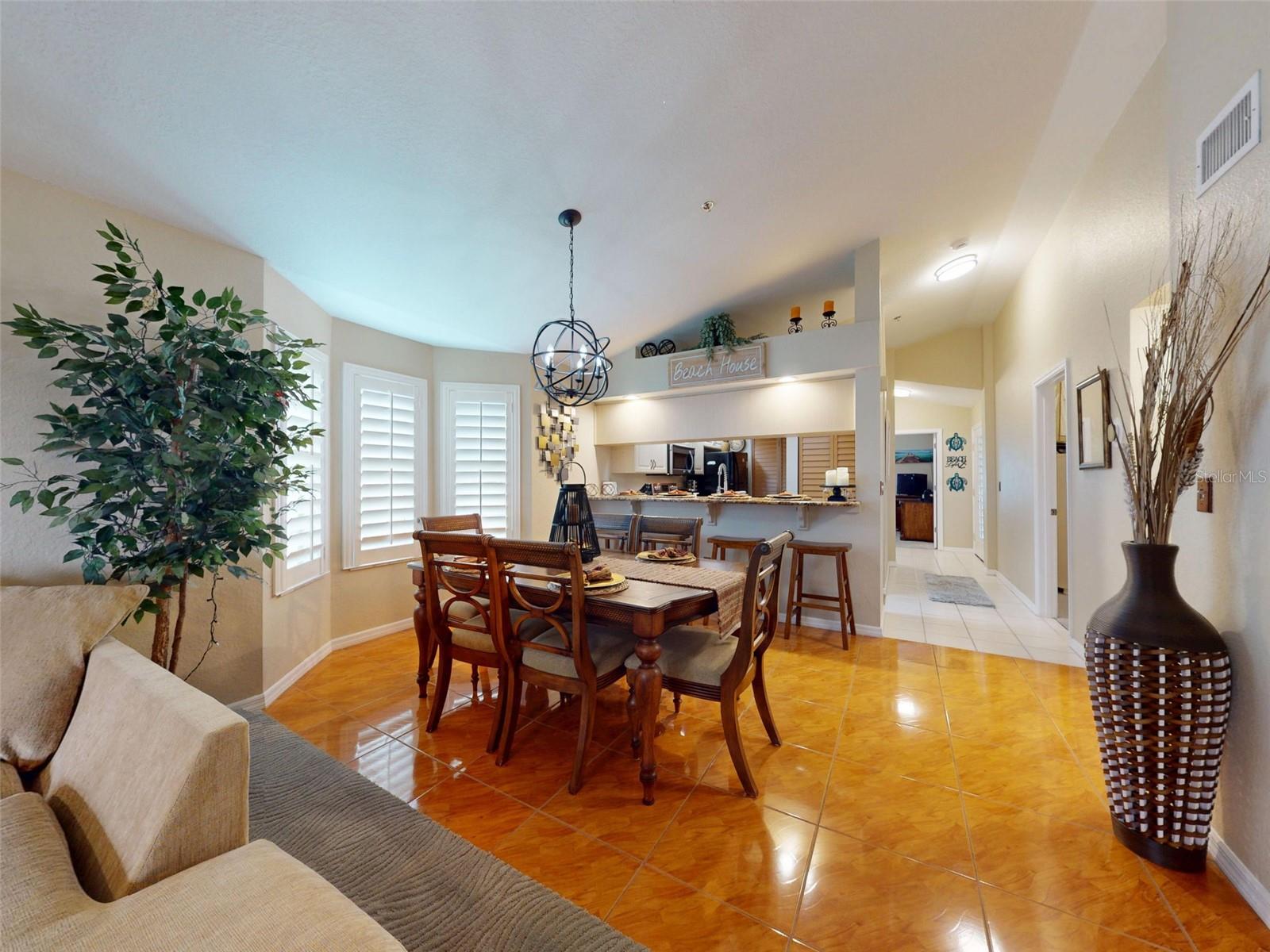 Image 11 of 57 For 402 Bouchelle Drive 206