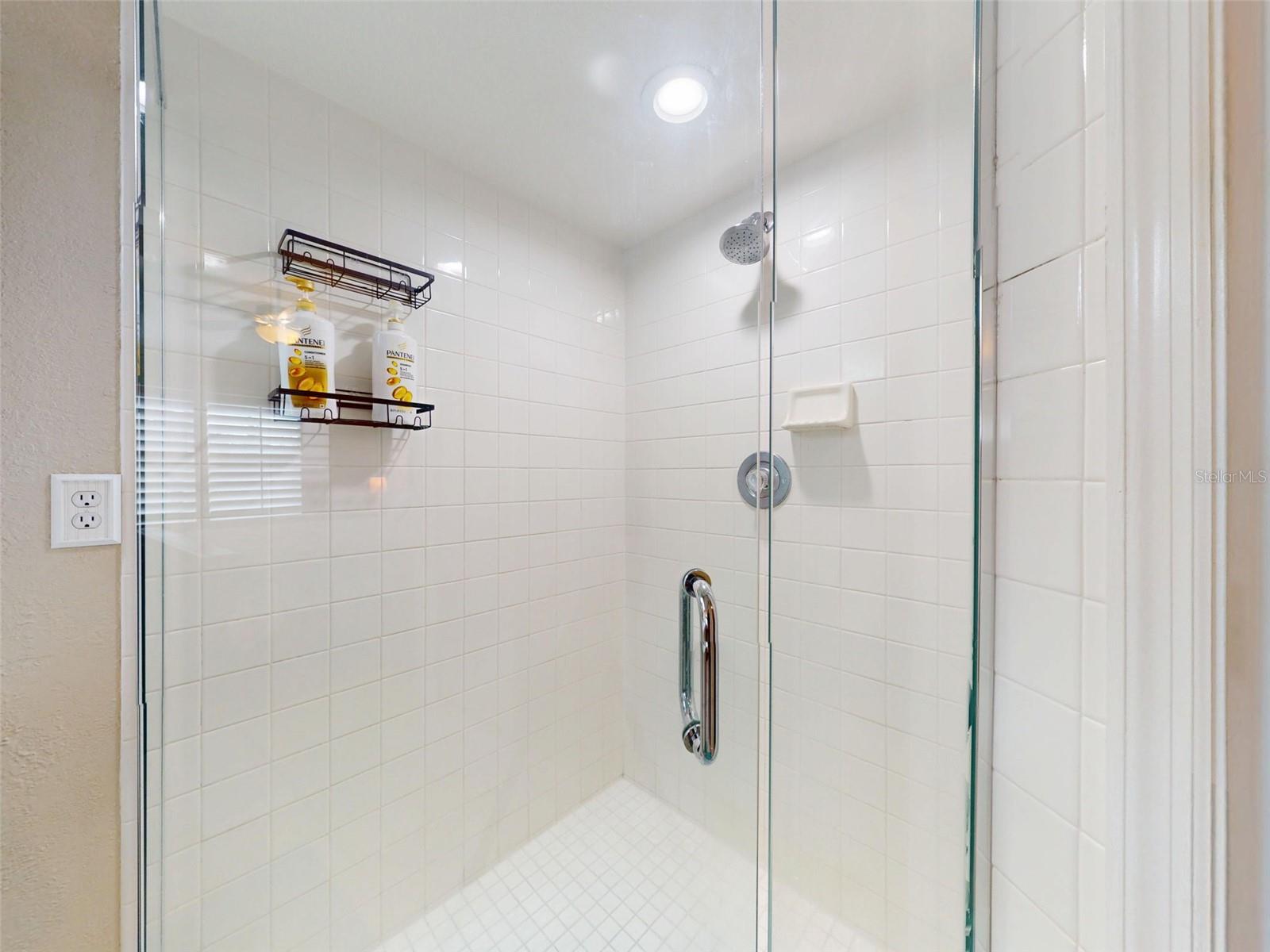 Image 33 of 57 For 402 Bouchelle Drive 206