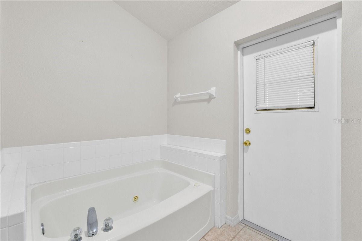 Image 9 of 23 For 112 Azalea Drive